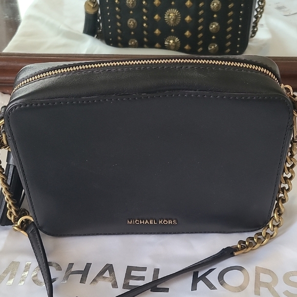 Michael Kors Black Crossbody Bag with Gold Accents - Picture 4 of 7